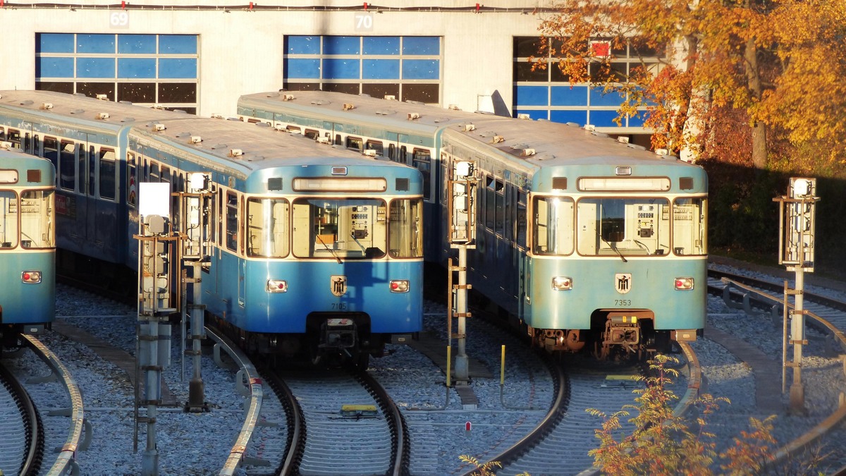 Мюнхен, WMD A2.1 № 7105; Мюнхен, WMD A2.6 № 7353; Мюнхен — U-Bahn — Линии U3/U6