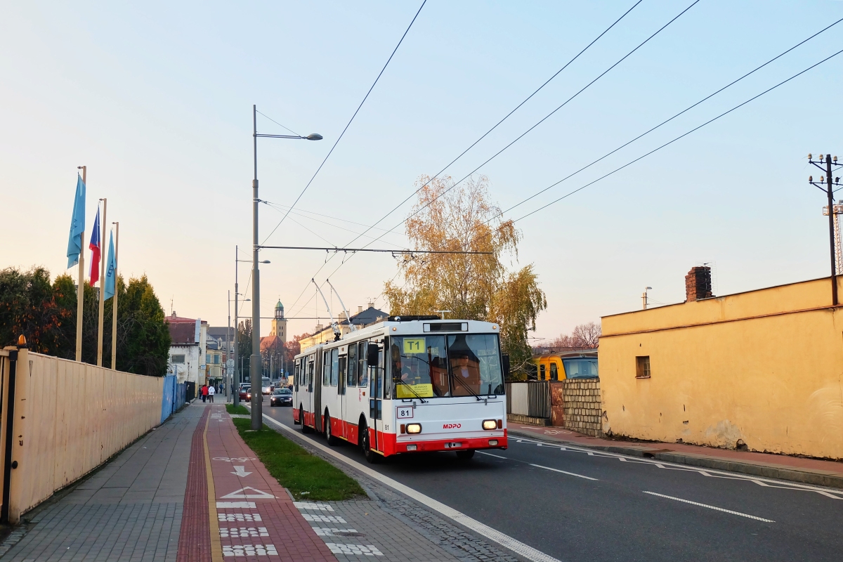 Opava, Škoda 15Tr11/7 č. 81; Opava — 35 years in service — Bid farewell to trolleybuses 14Tr(M) / 35 let s Vami — symbolické rozlouceni s trolejbusy 14Tr(M)