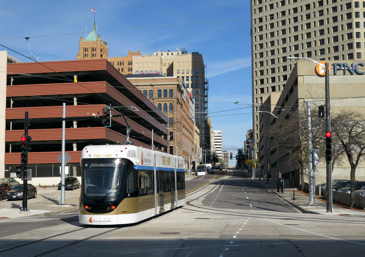 Milwaukee, Brookville Liberty # 01; Milwaukee — Tramway Starter Segment Opening 02.11.2018