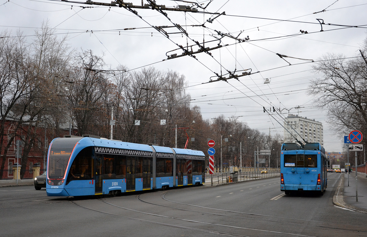 Москва, 71-931М «Витязь-М» № 31024; Москва, Тролза-5265.00 «Мегаполис» № 6534