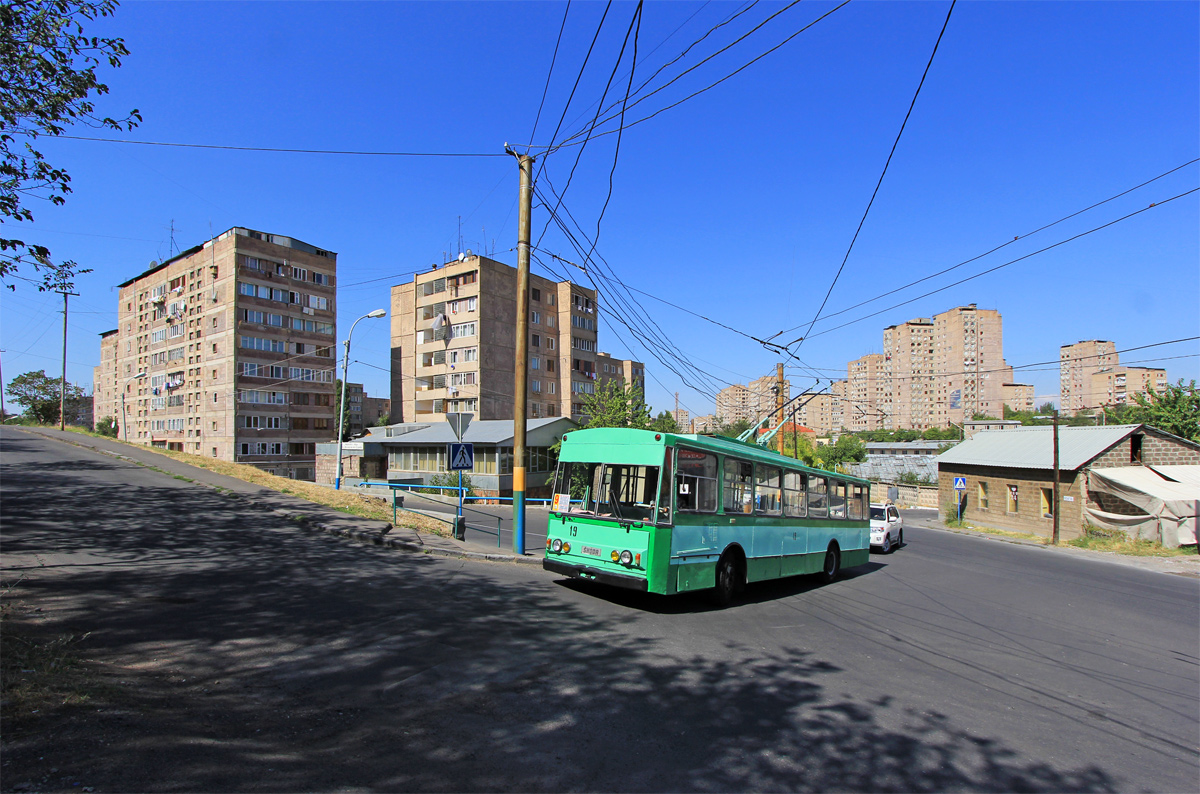 Yerevan, Škoda 14Tr02/6 № 19
