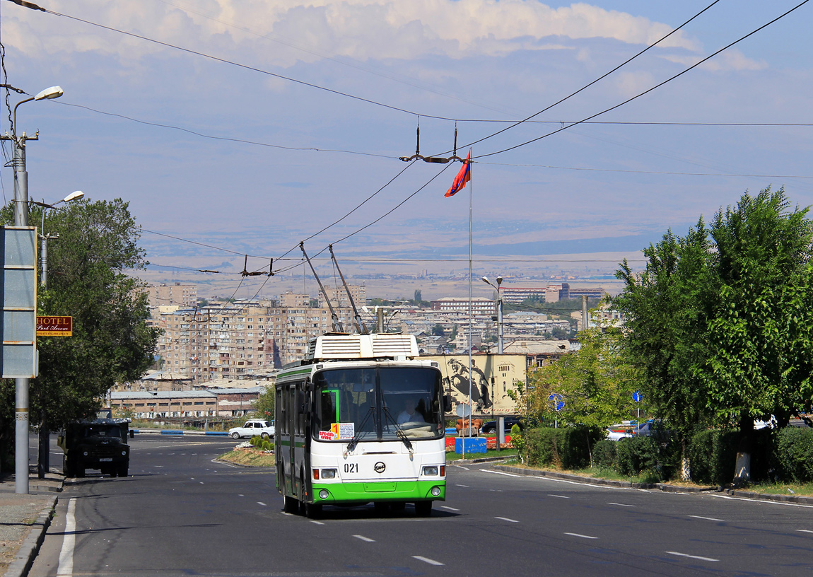 Erevan, LiAZ-5280 N°. 021