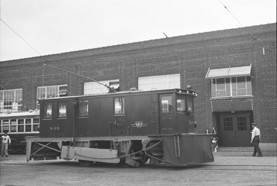 Toronto, McGuire-Cummings snow removal car № S-19