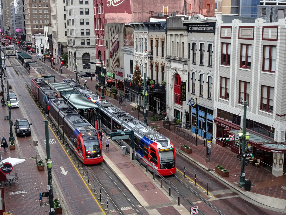 Houston, Siemens Avanto/S70 nr. 115; Houston, CAF Urbos 70 nr. 309; Houston — Miscellaneous photos