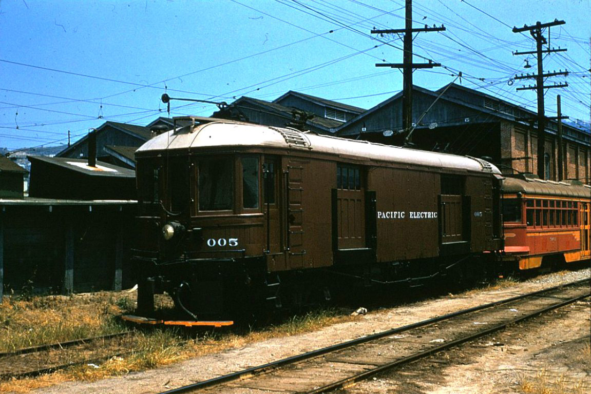 Лос-Анджелес, Четырёхосный моторный Pacific Electric № 005