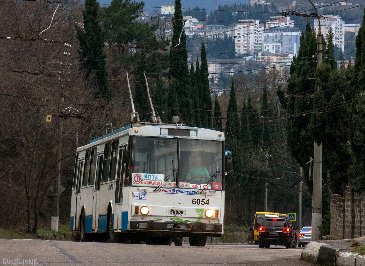 Trolleybus de Crimée, Škoda 14Tr02/6 N°. 6054