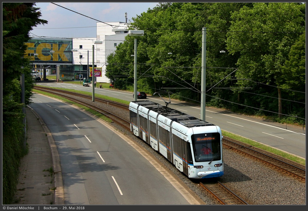 Bochum, Stadler Variobahn Nr 106