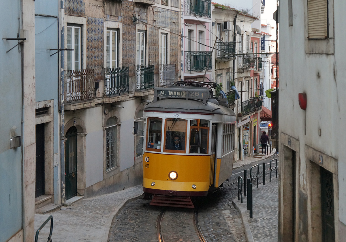 Лиссабон, Carris 2-axle motorcar (Remodelado) № 575