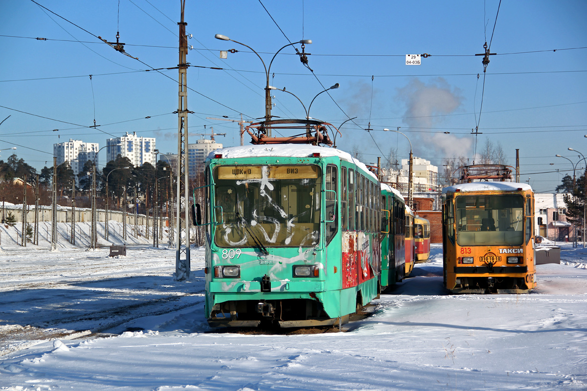 Yekaterinburg, 71-402 № 809; Yekaterinburg, 71-402 № 813