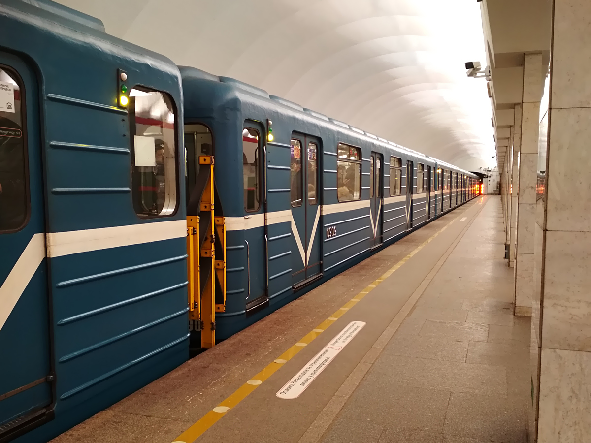 Saint-Petersburg, Em-501 č. 6909