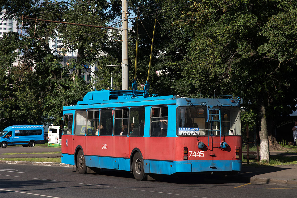 Москва, ЗиУ-682ГМ1 (с широкой передней дверью) № 7445