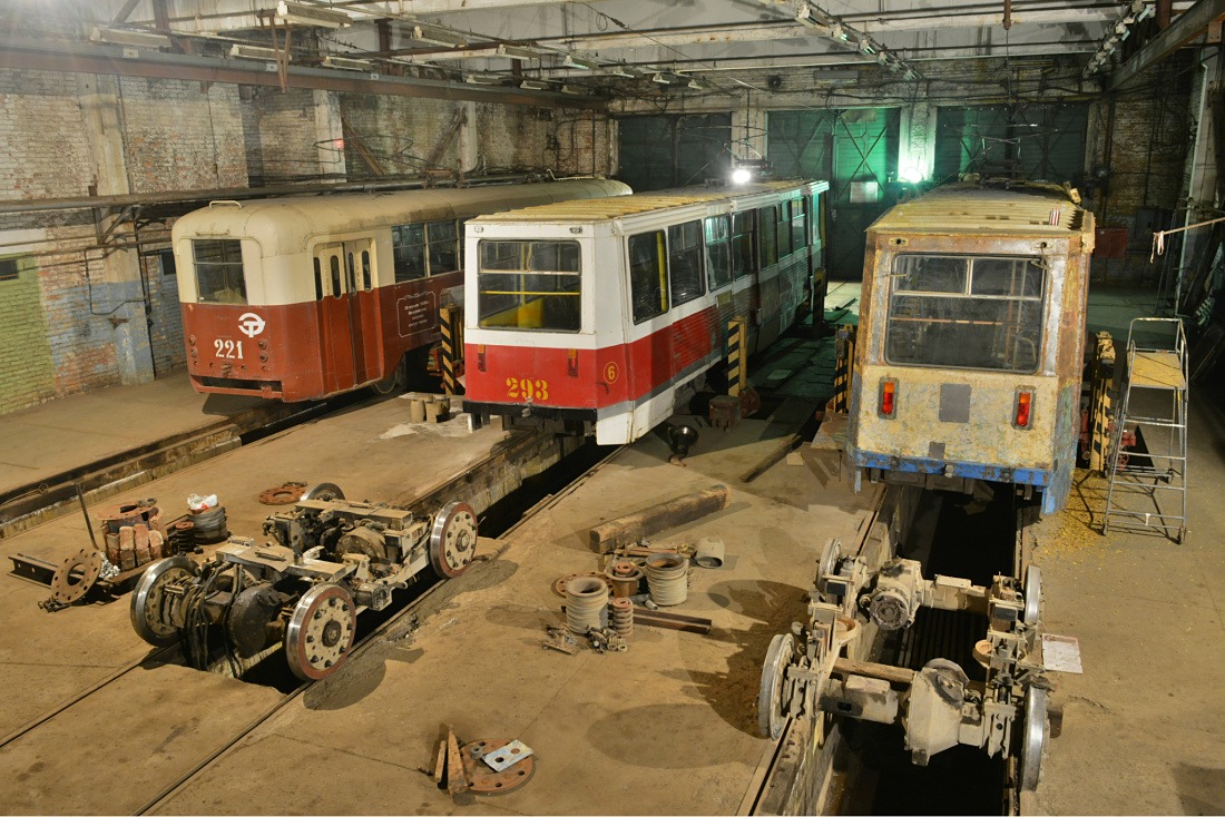 Vladivostoka, 71-605A № 293; Vladivostoka, 71-605A № 289; Vladivostoka — Trams' Maintenance and Parts