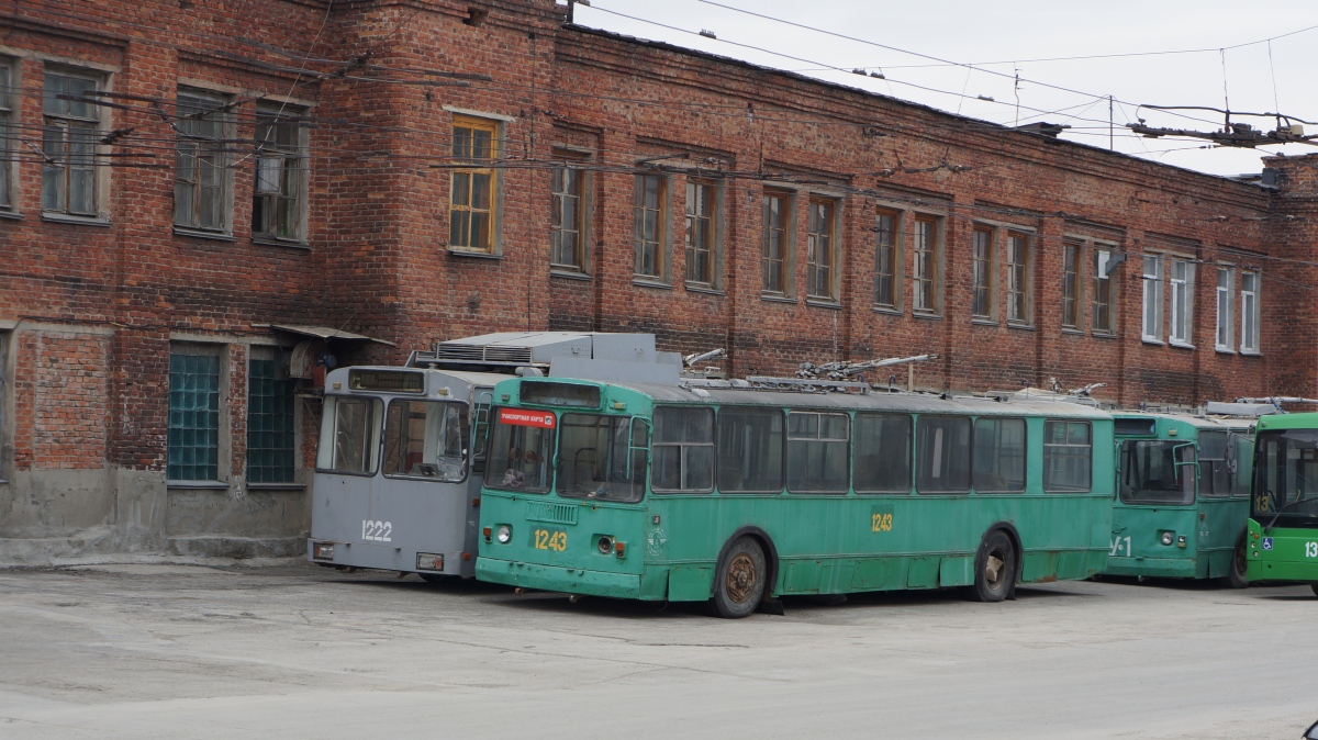 Новосибирск, ЗиУ-682Г [Г00] № 1243; Новосибирск — Трамвайные и троллейбусные депо