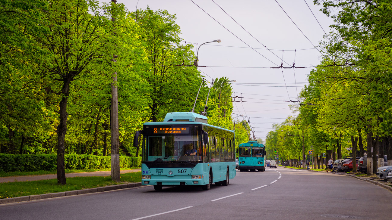 Tšernihiv, Etalon T12110 “Barvinok” # 507; Tšernihiv, ZiU-682V-012 [V0A] # 405; Tšernihiv — Trolleybus lines