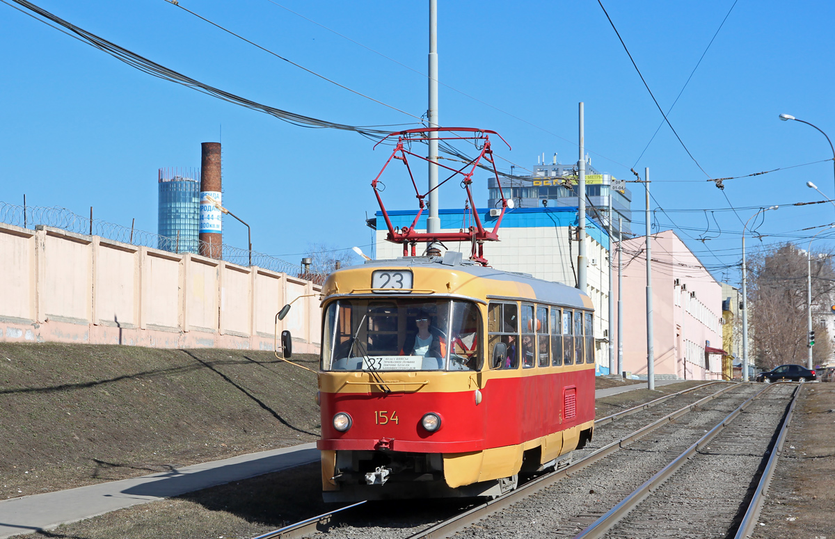 Yekaterinburg, Tatra T3SU č. 154