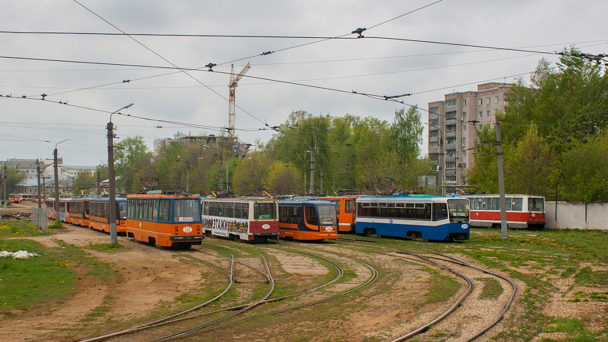 Смоленск, 71-134К (ЛМ-99К) № 232; Смоленск, 71-619К № 276; Смоленск — Трамвайное депо и служебные линии