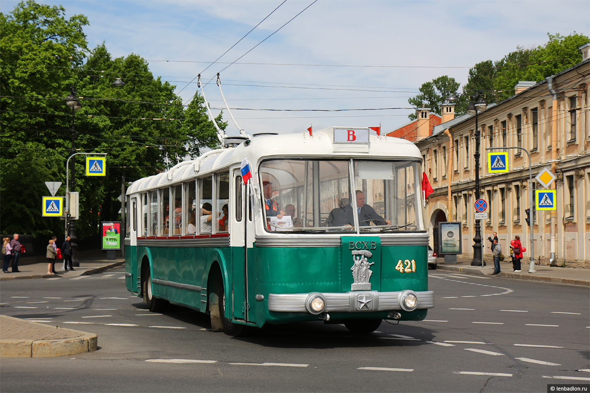 Moskau, SVARZ TBES Nr. 421; Sankt Petersburg — 5th Retro Transport parade