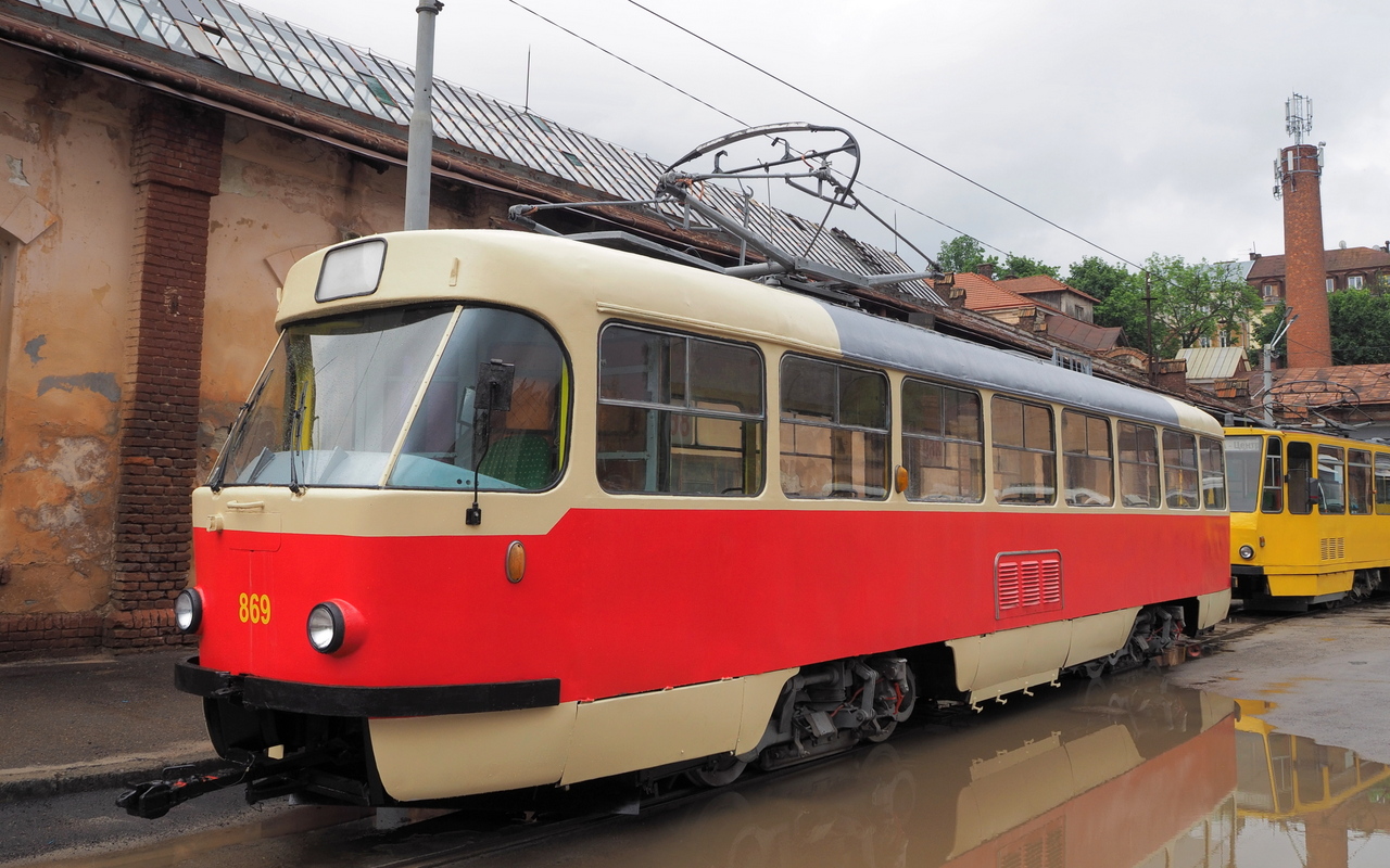 Львов, Tatra T4SU № 869; Львов — Выставка трамваев по случаю 125 годовщины львовского трамвая