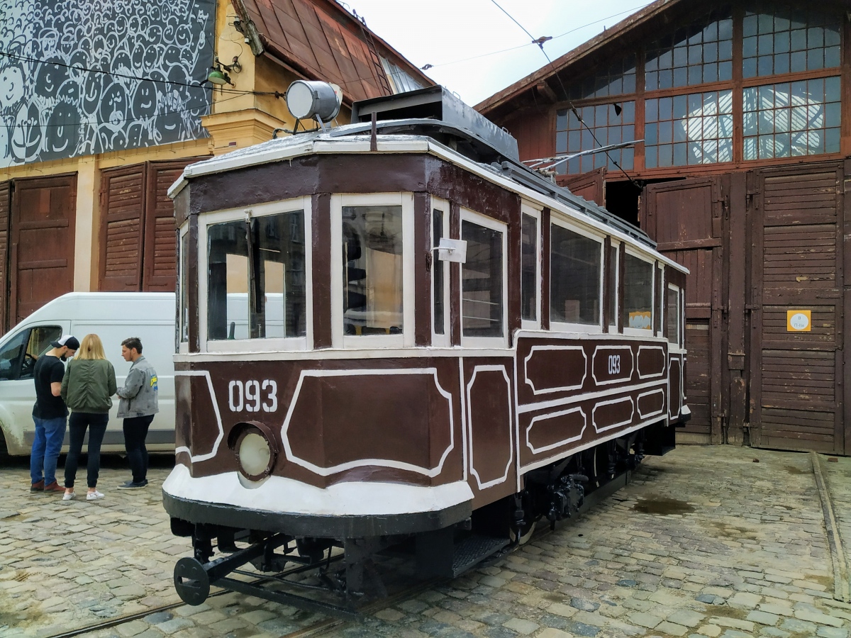 Львов, Двухосный моторный Sanok № 093; Львов — Выставка трамваев по случаю 125 годовщины львовского трамвая
