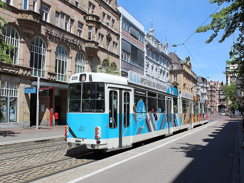 Freiburg im Breisgau, Duewag GT8NF č. 228