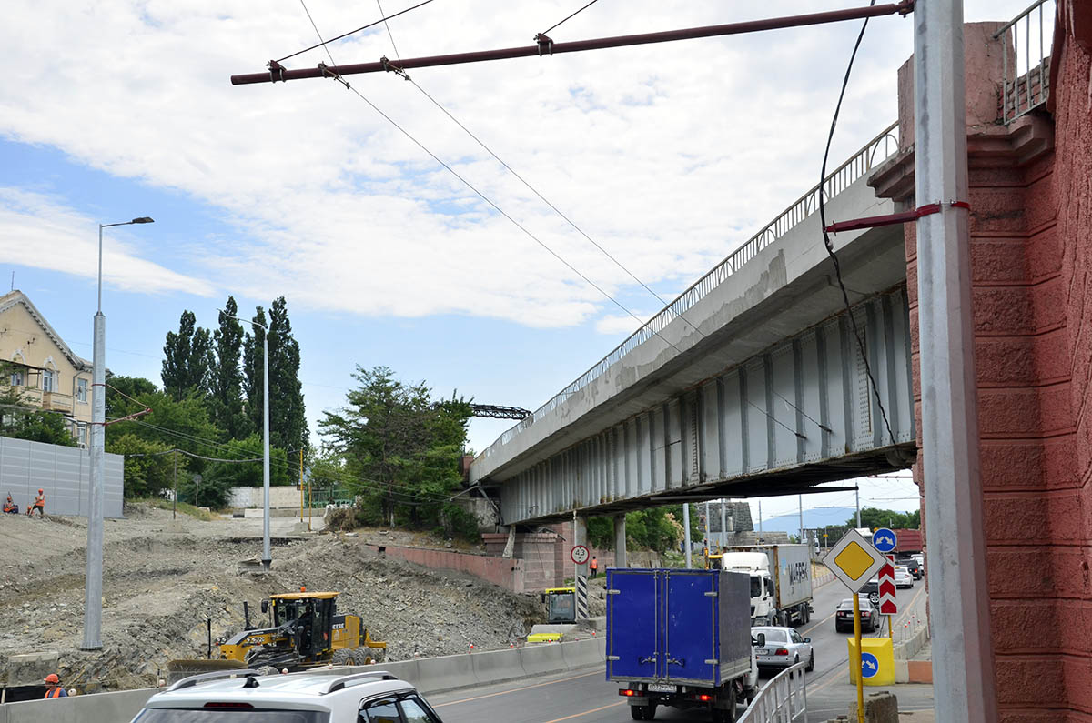 Novorossiysk — Building & widening of traffic area of the Sukhumskoye highway