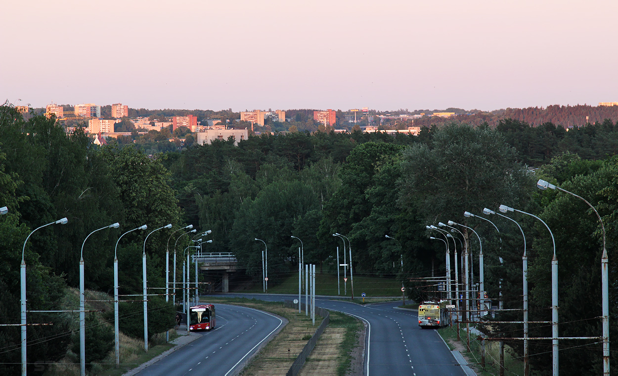 Vilnius — Loops and lines