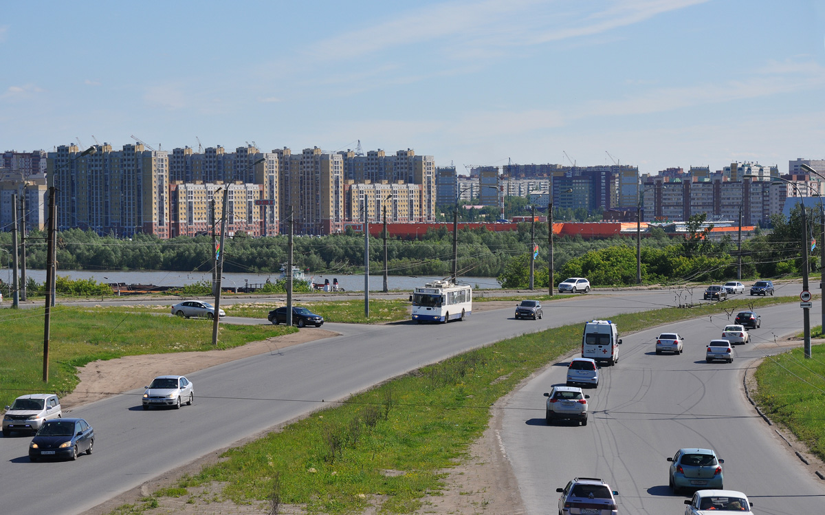 Omsk, ZiU-682G-016.02 č. 227; Omsk — Closed tram lines; Omsk — Tram line —  Left Bank / 10 route; Omsk — Trolley line — Right Bank