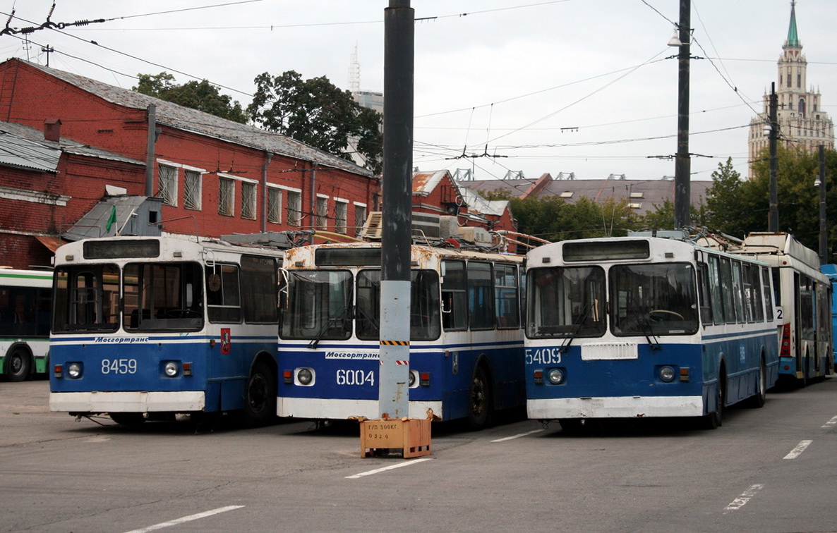 Москва, ЗиУ-682Г-016  [Г0М] № 8459; Москва, Нижтролл (ЗиУ-682Г) № 6004; Москва, ЗиУ-682Г-016  [Г0М] № 5409