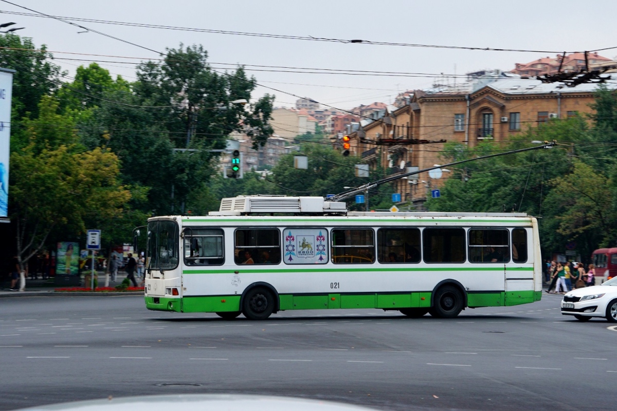 Yerevan, LiAZ-5280 № 021