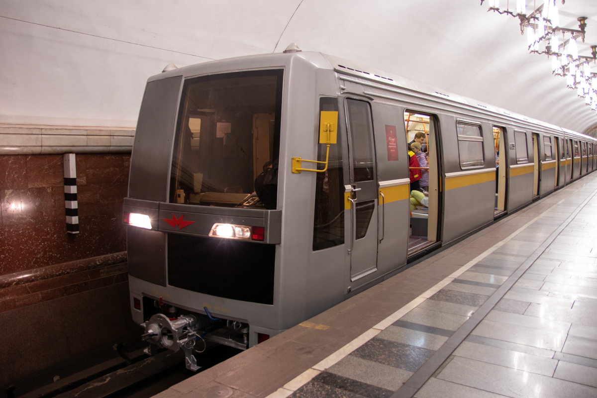 типы вагонов метро москвы