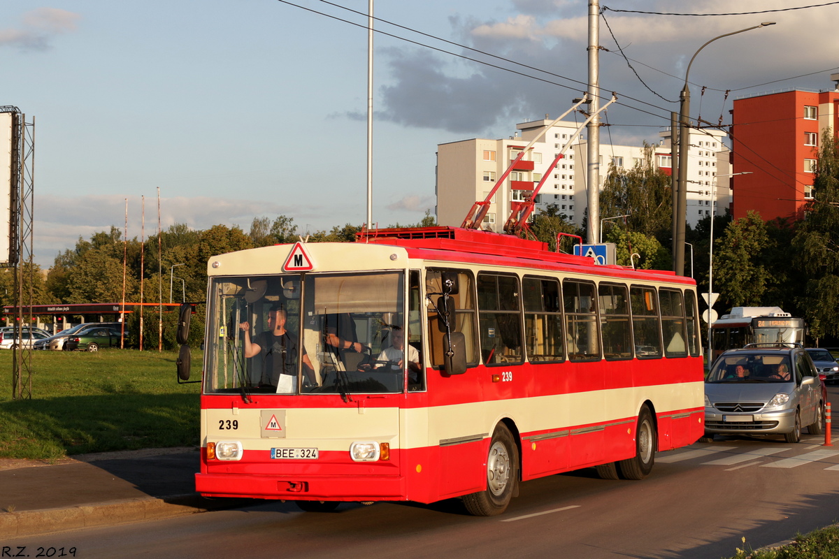 Каунас, Škoda 14Tr02 № 239