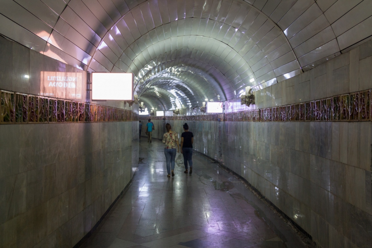 Ташкент — Метрополитен — Узбекистанская линия; Ташкент — Метрополитен — Юнусабадская линия