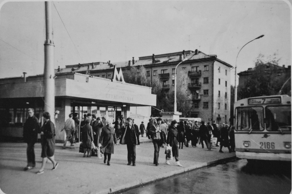 Новосибирск, ЗиУ-682В № 2186; Новосибирск — Исторические фотографии