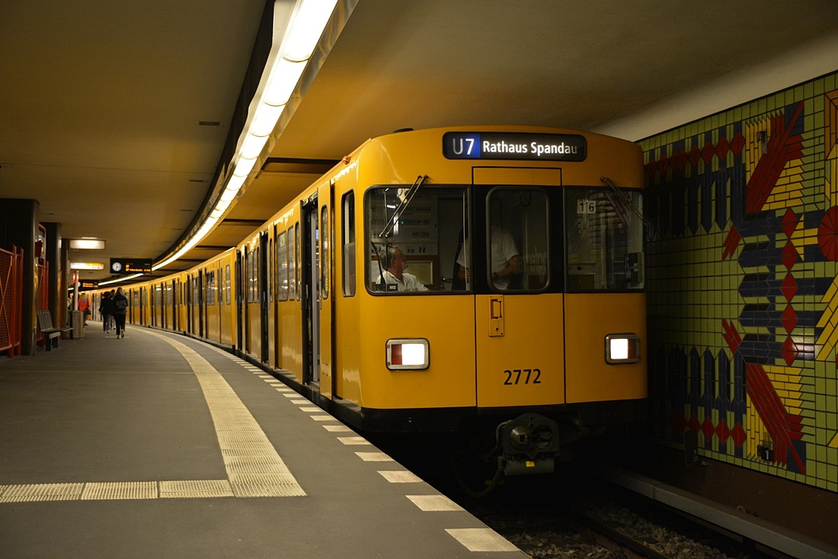 Berlin, BVG F84 — 2772