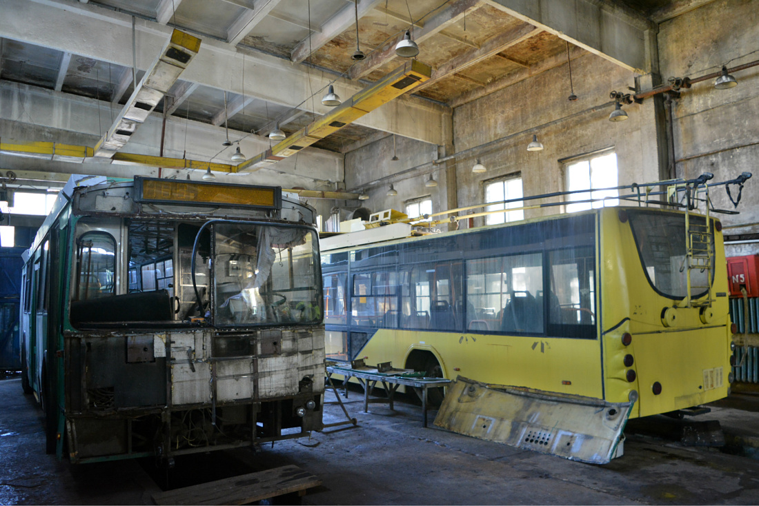 Vlagyivosztok, ZiU-682G-016.02 — 242; Vlagyivosztok — Trolleybuses' Maintenance and Parts
