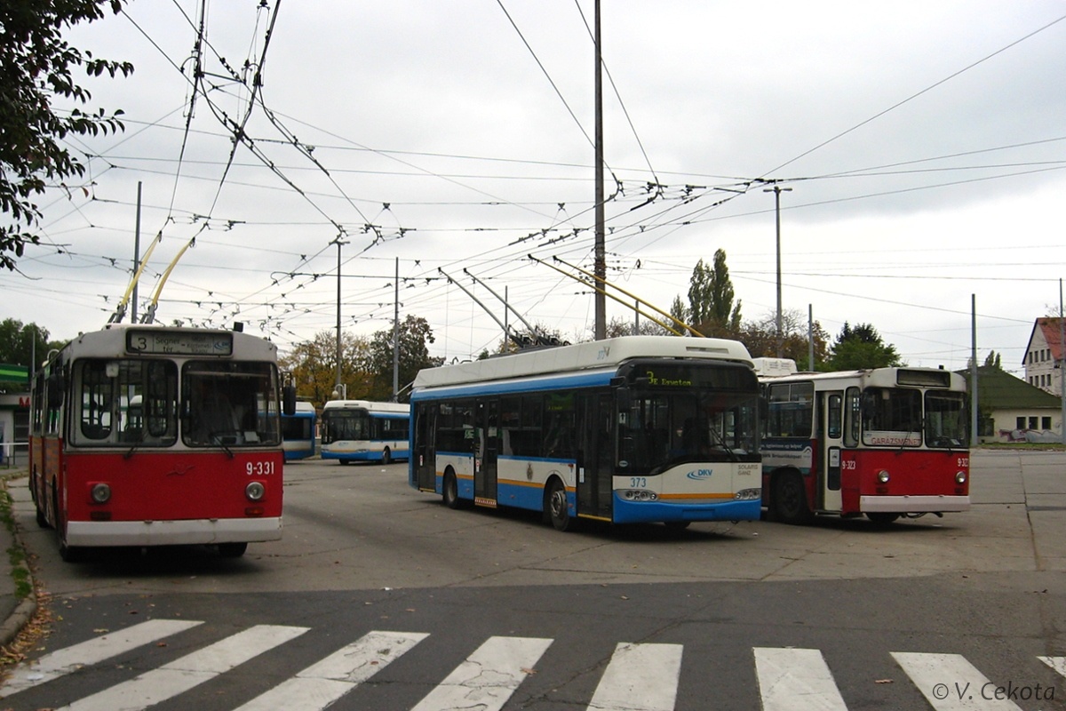 Debrecen, ZiU-682UV Nr. 9-331; Debrecen, Solaris Trollino II 12 Ganz D Nr. 373; Debrecen, ZiU-682UV Nr. 9-323