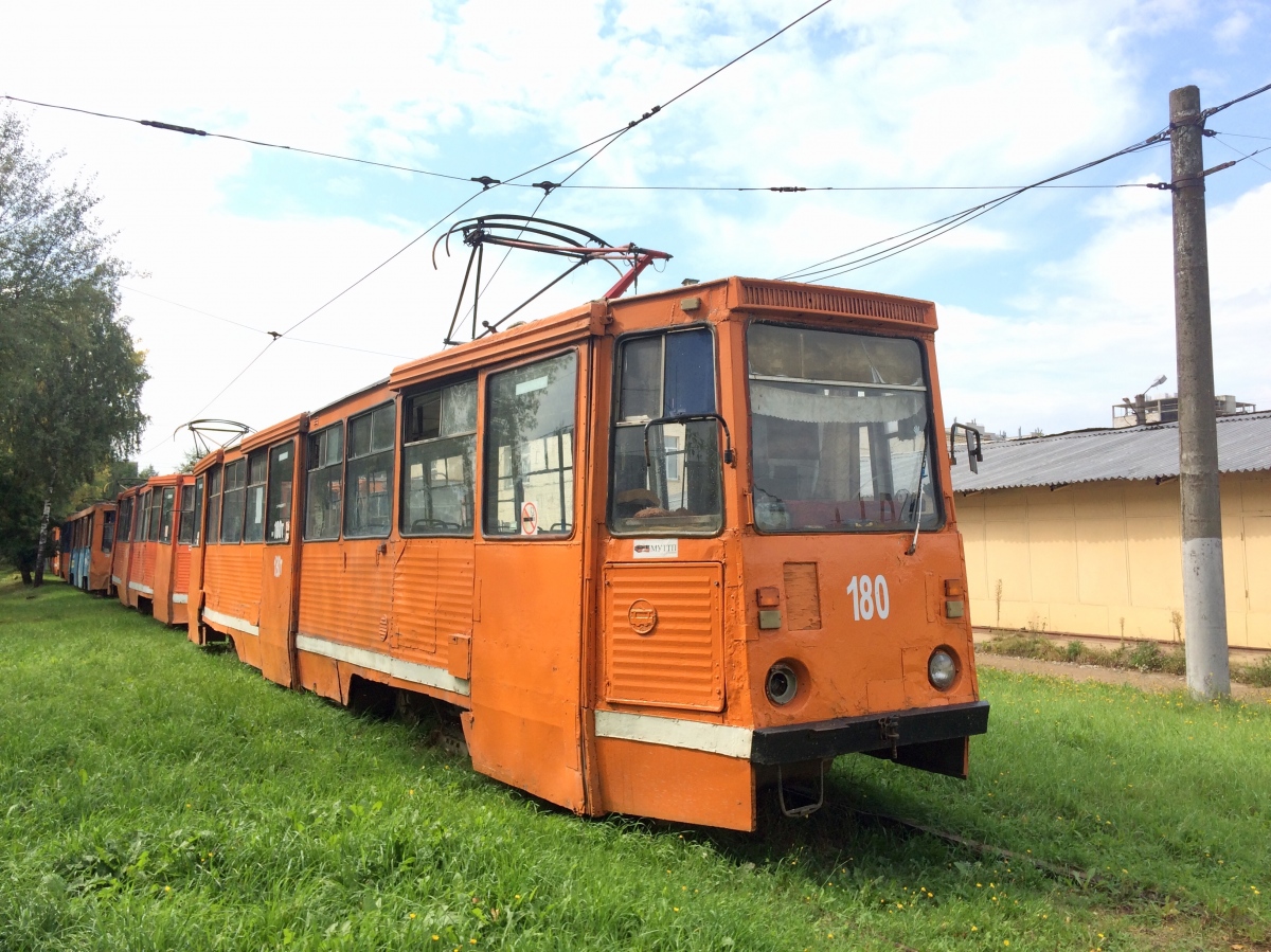 Smolensk, 71-605 (KTM-5M3) Nr 180