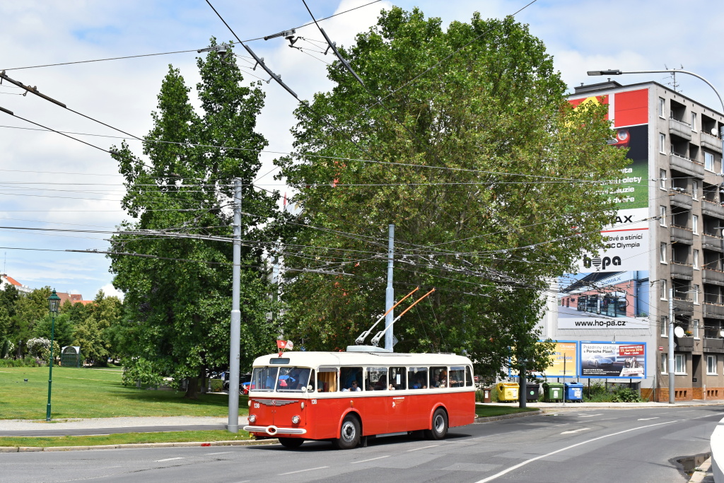 Пардубице, Škoda 8Tr9 № 136; Пльзень — Празднование 120-летия общественного транспорта в Пльзене