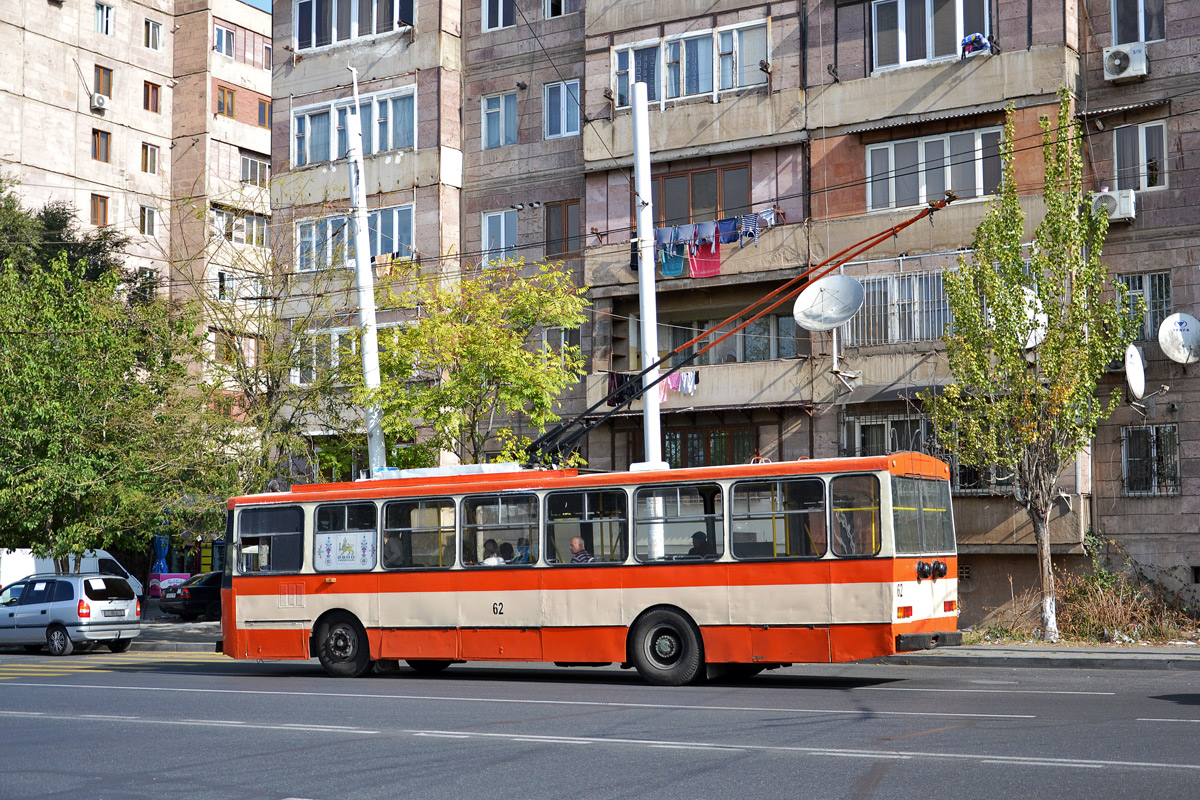 Ереван, Škoda 14Tr02/6 № 62