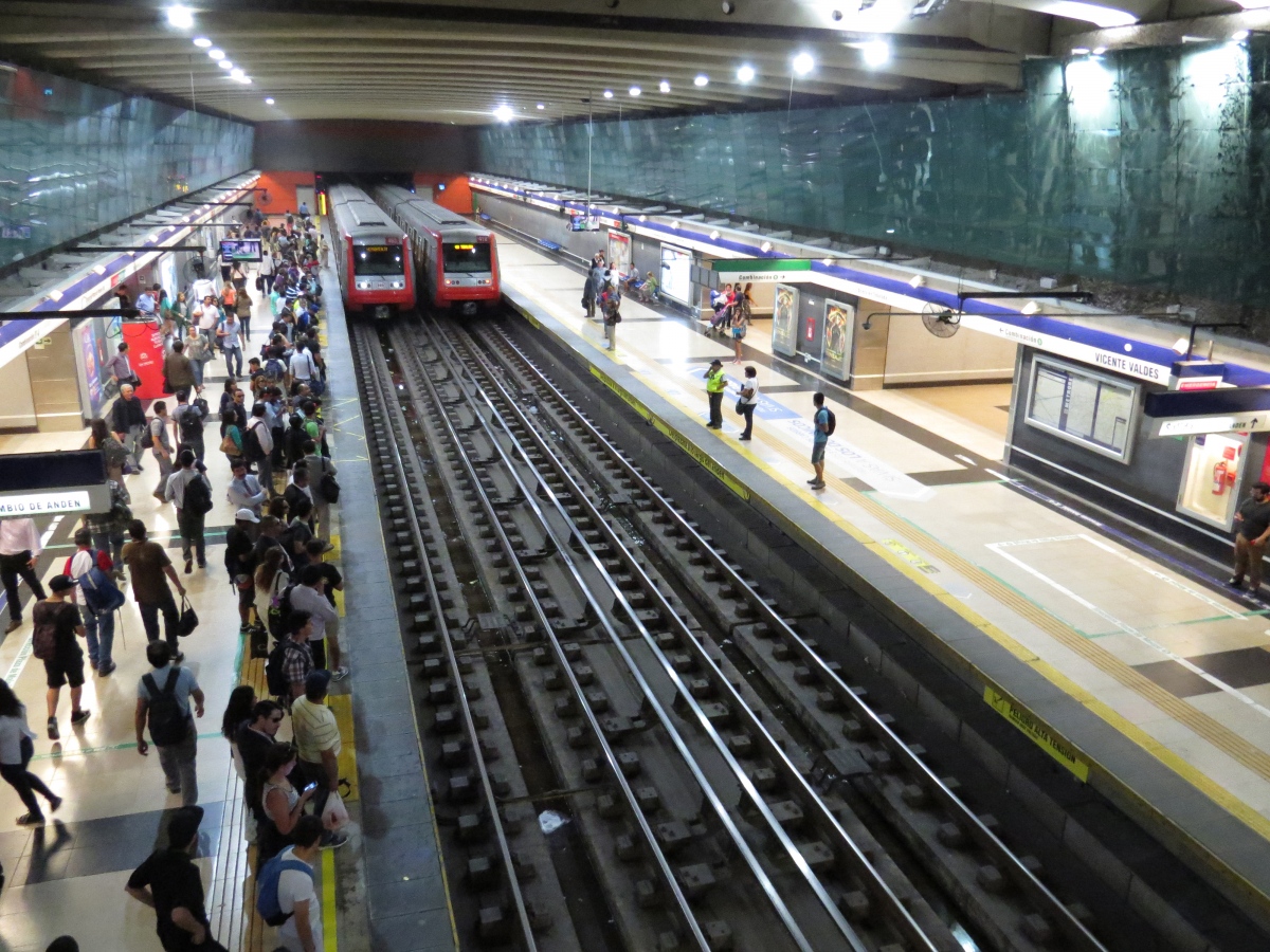 Сантьяго — Метрополитен — станции
