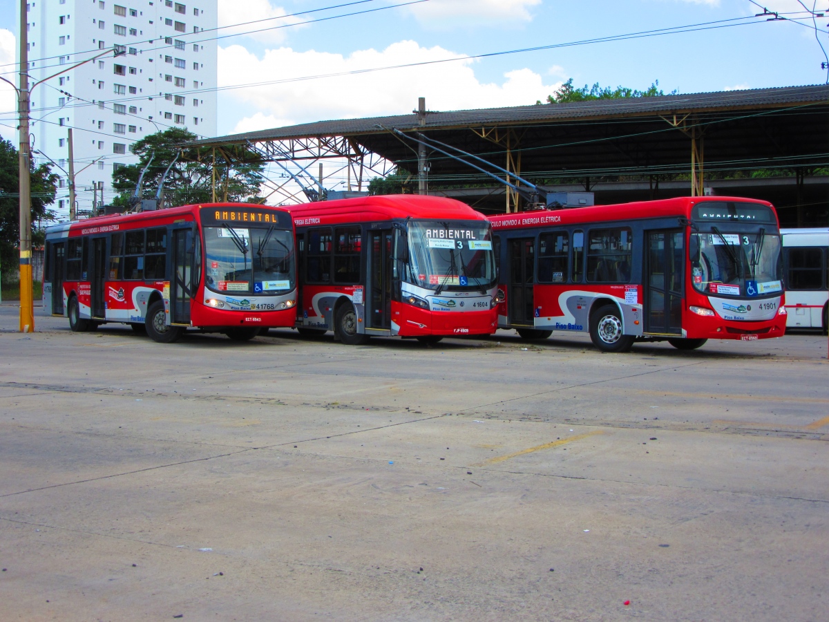 Сан-Паулу, Busscar Urbanuss Pluss LF № 4 1768; Сан-Паулу, Caio Millennium BRT № 4 1604; Сан-Паулу, Ibrava Trolebus № 4 1901