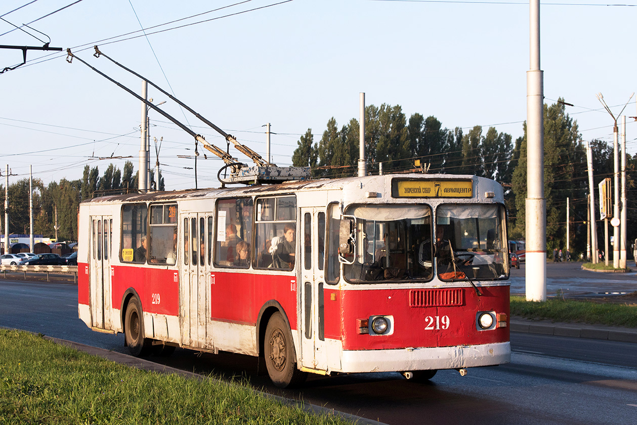 Курский троллейбус. ЗИУ-11 троллейбус. ЗИУ-682г-012. Троллейбус Курск. ЗИУ 682.