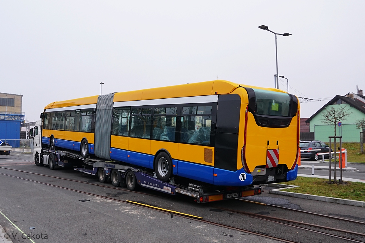 Pilsen — Nové trolejbusy a elektrobusy Škoda / New Škoda trolleybuses and electric buses