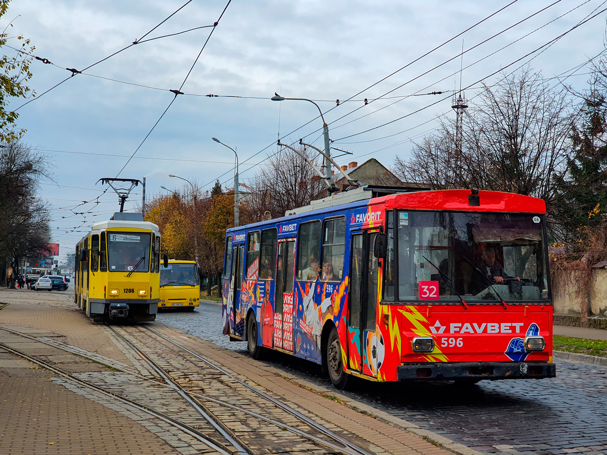 Львов, Tatra KT4DM № 1206; Львов, Škoda 14Tr01 № 596