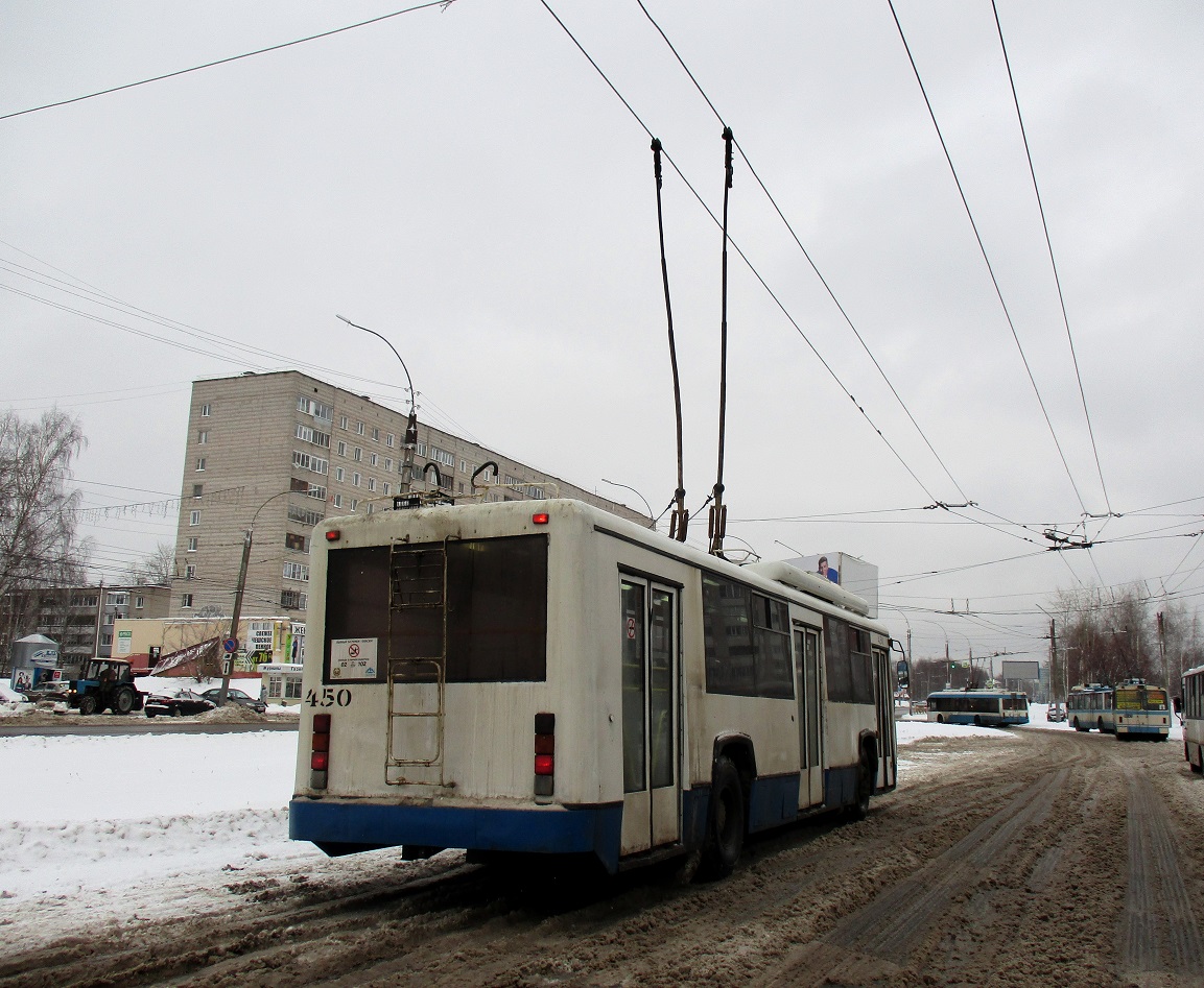 Kirov, BTZ-52764R č. 450