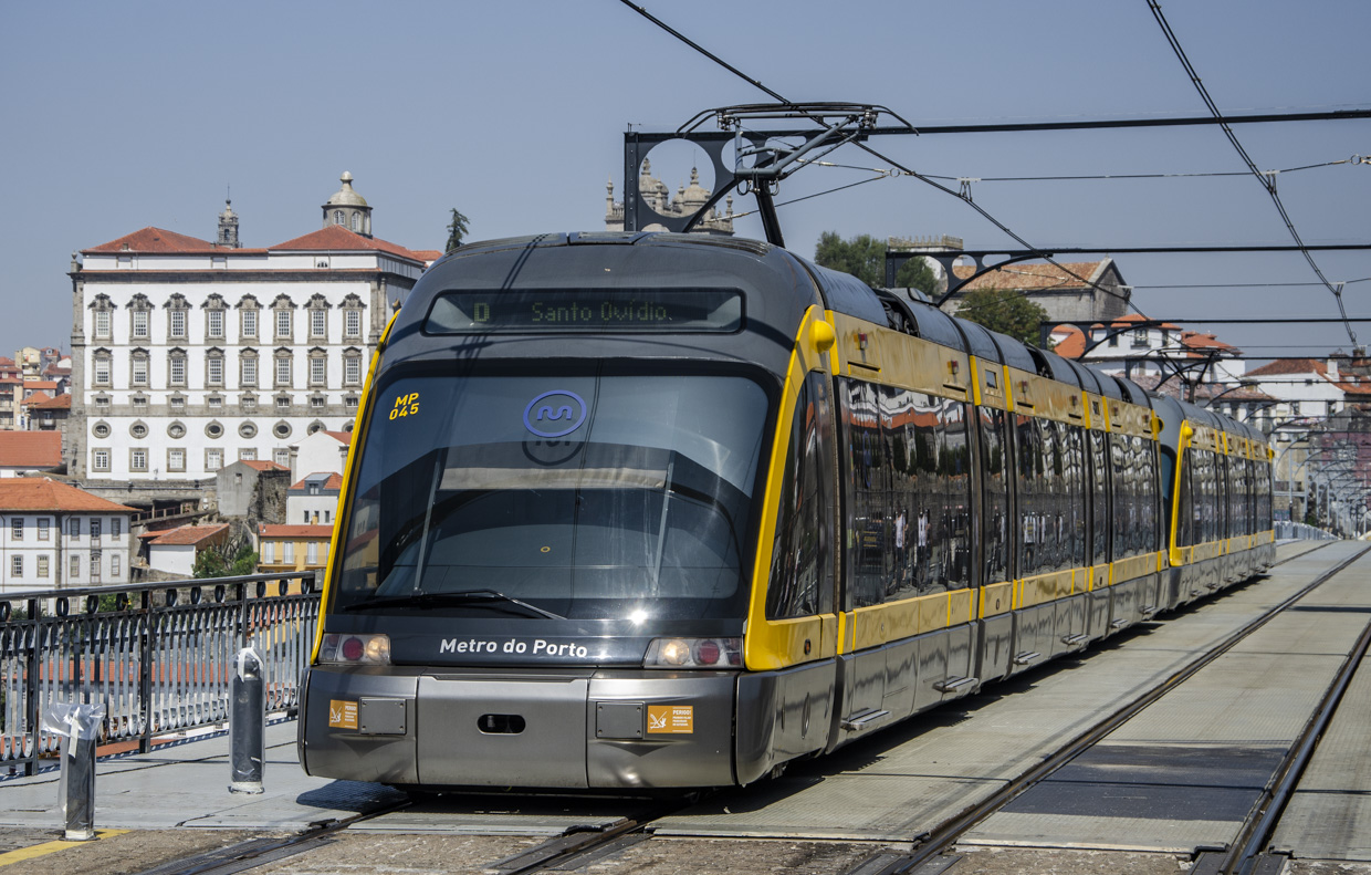 Porto, Bombardier Eurotram (Flexity Outlook) N°. MP045