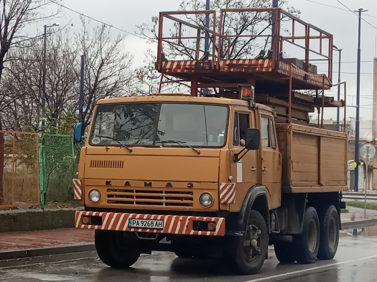 帕扎爾吉克 — Service vehicles