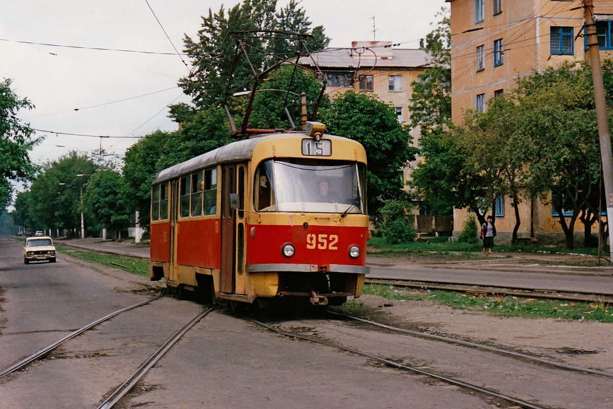 Donetsk, Tatra T3SU № 952 (3952); Donetsk — Photos by Alex Krakowsky — 22.05.1998