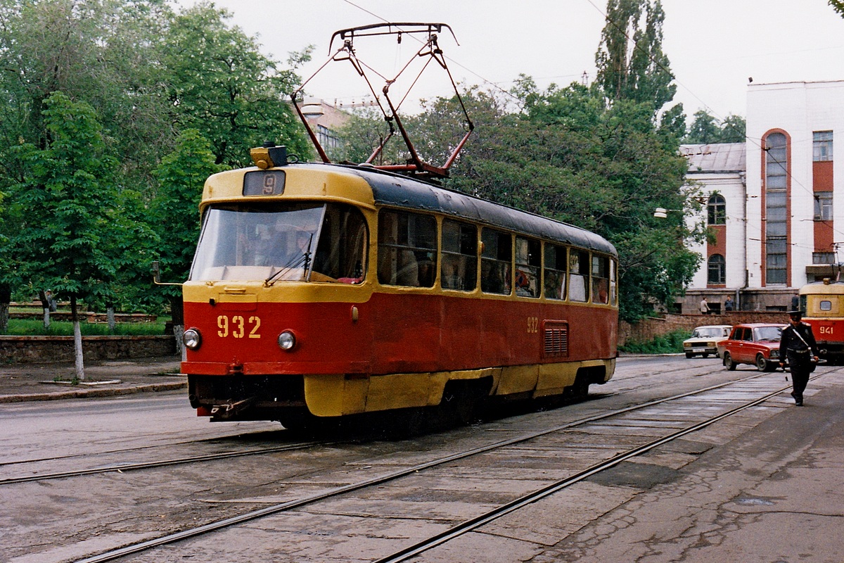 Донецк, Tatra T3SU № 932 (3932); Донецк — Фотографии Алекса Краковски — 22.05.1998