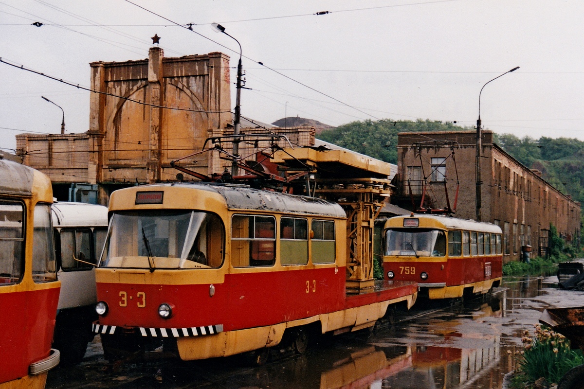 Donieck, Tatra T3SU (2-door) Nr 759; Donieck, Tatra T3SU (2-door) Nr Э-3; Donieck — Photos by Alex Krakowsky — 22.05.1998